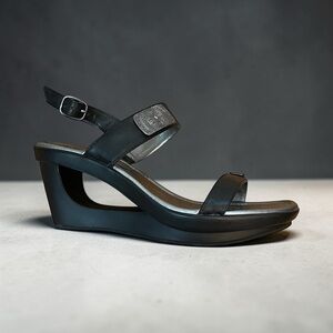 Andrew Geller Black Wedge Sandals Brioley Slingback Comfort Heels Size 9.5